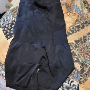 Maternity legging shorts